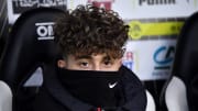 Adil Aouchiche a lancé une petite pic à son ancien coéquipier du PSG.
